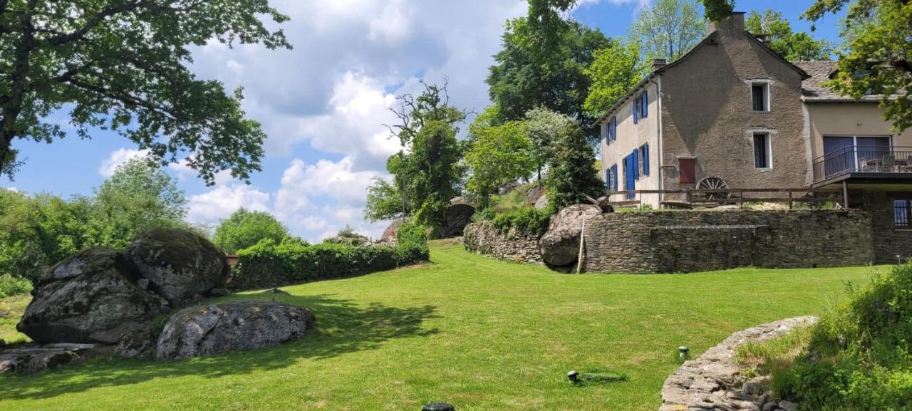 Gite A La Tour De Peyrebrune Alrance Dış mekan fotoğraf